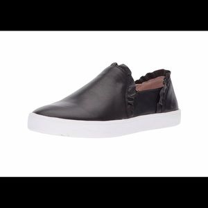 Kate Spade size 5.5 black Lilly sneakers